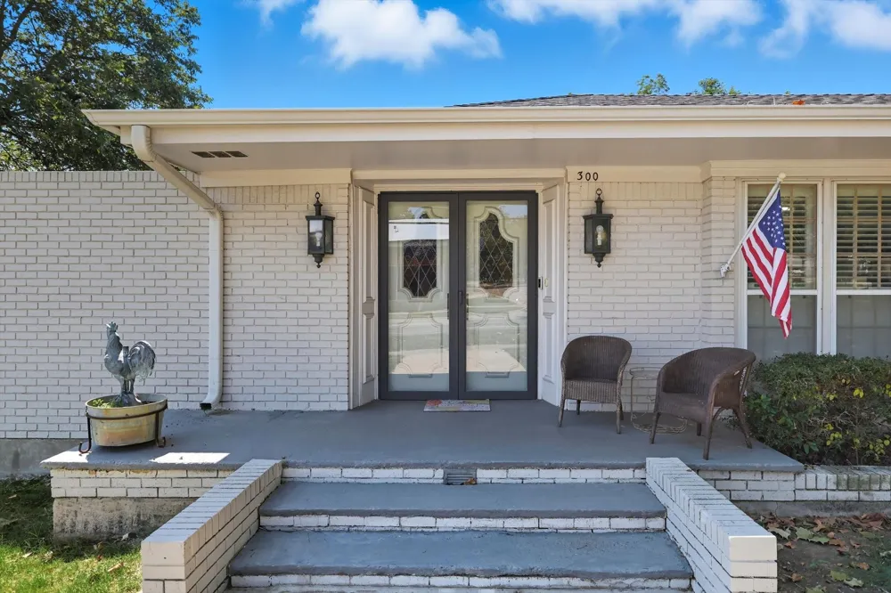300 E Main Street Whitesboro, TX 76273