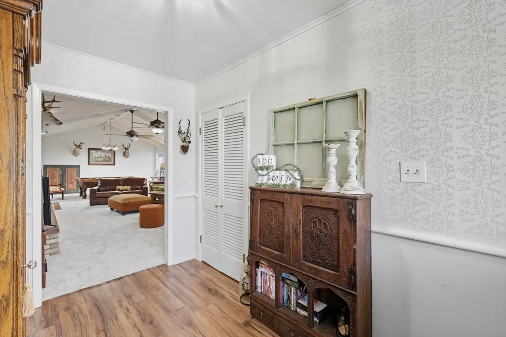 300 E Main Street Whitesboro, TX 76273