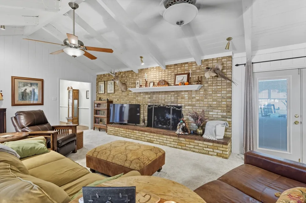 300 E Main Street Whitesboro, TX 76273