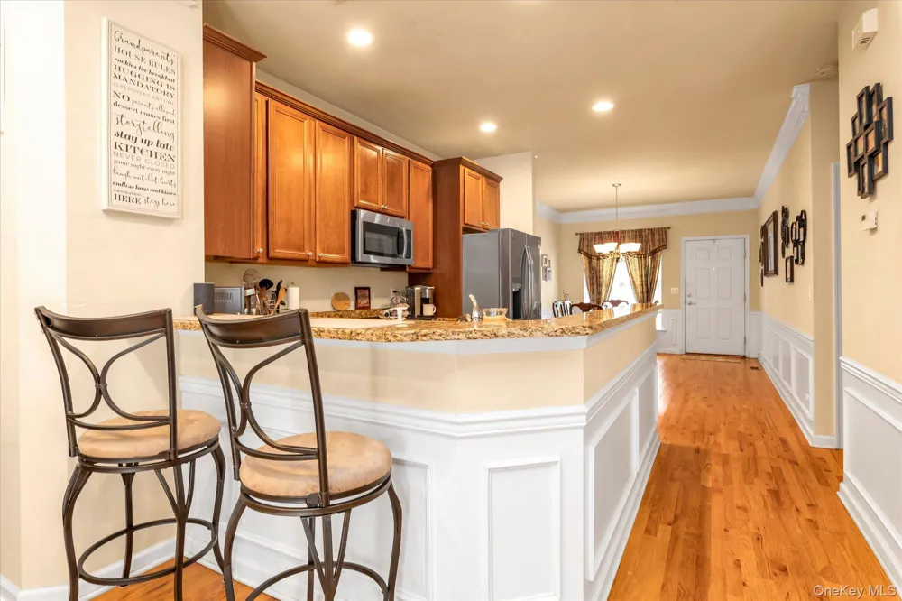 96 Paget Lane Massapequa, NY 11758