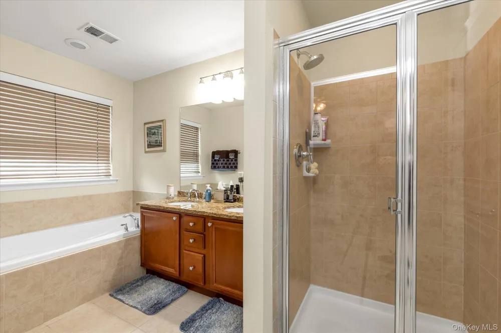 96 Paget Lane Massapequa, NY 11758