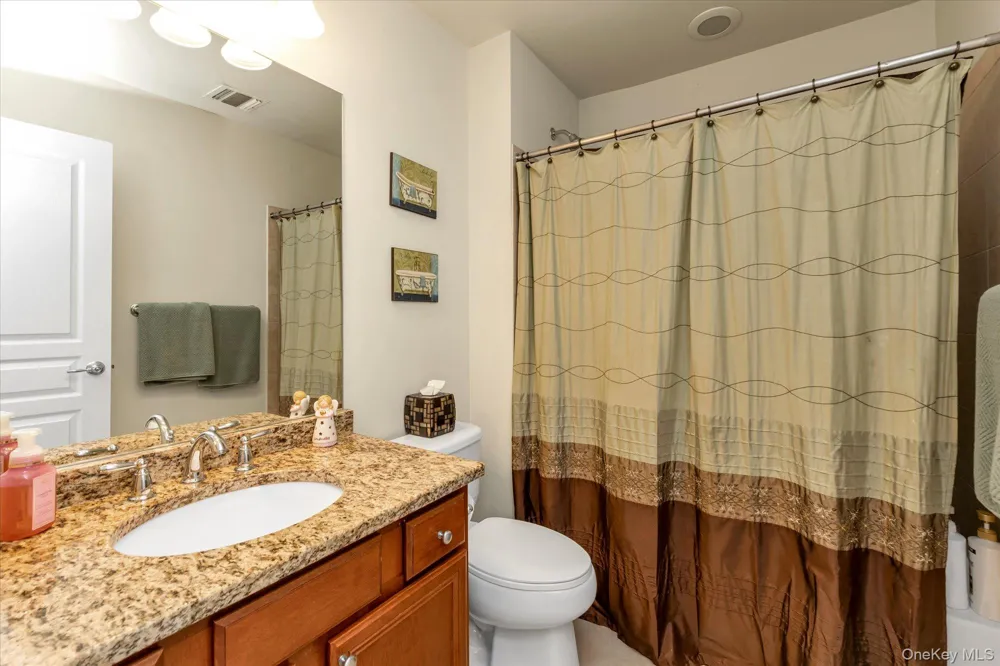 96 Paget Lane Massapequa, NY 11758