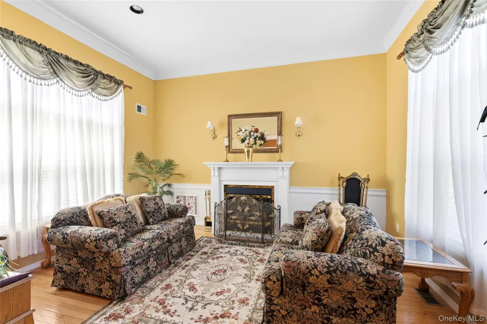 15 Scenicview Crescent Manorville, NY 11949