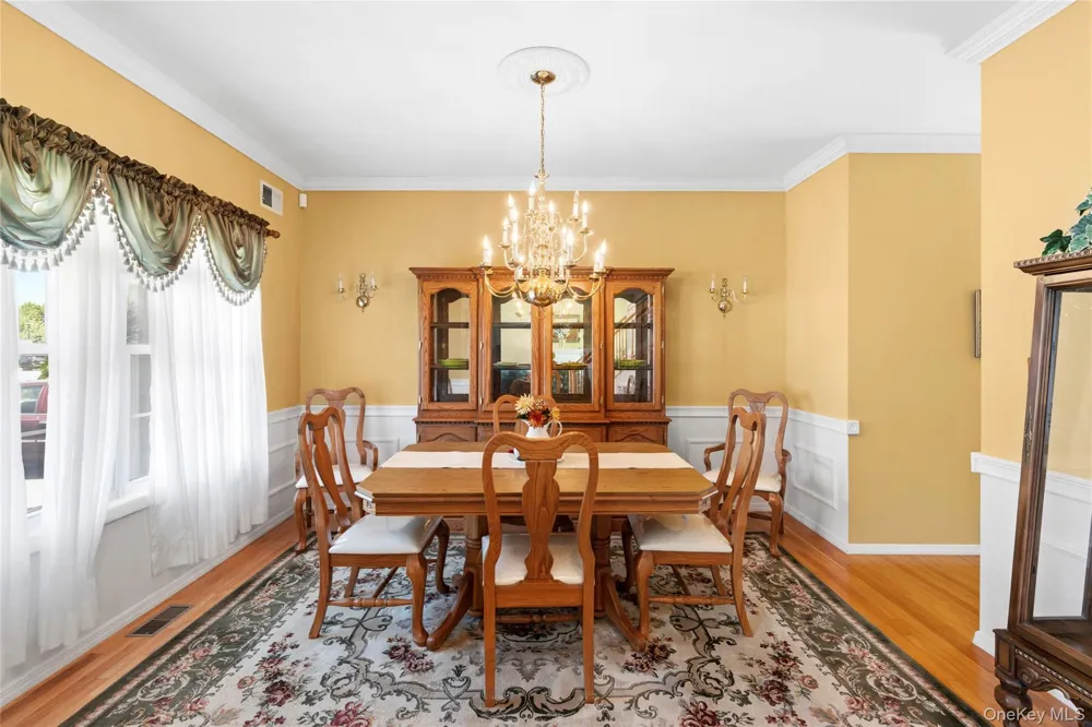 15 Scenicview Crescent Manorville, NY 11949