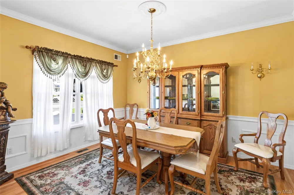 15 Scenicview Crescent Manorville, NY 11949