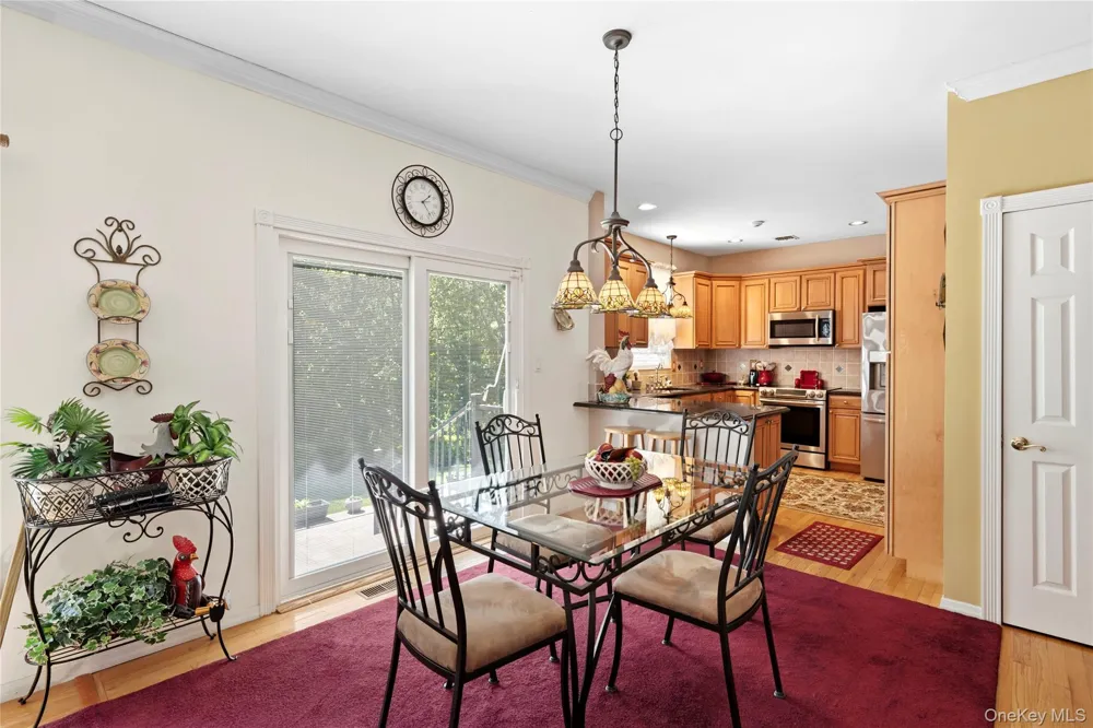 15 Scenicview Crescent Manorville, NY 11949