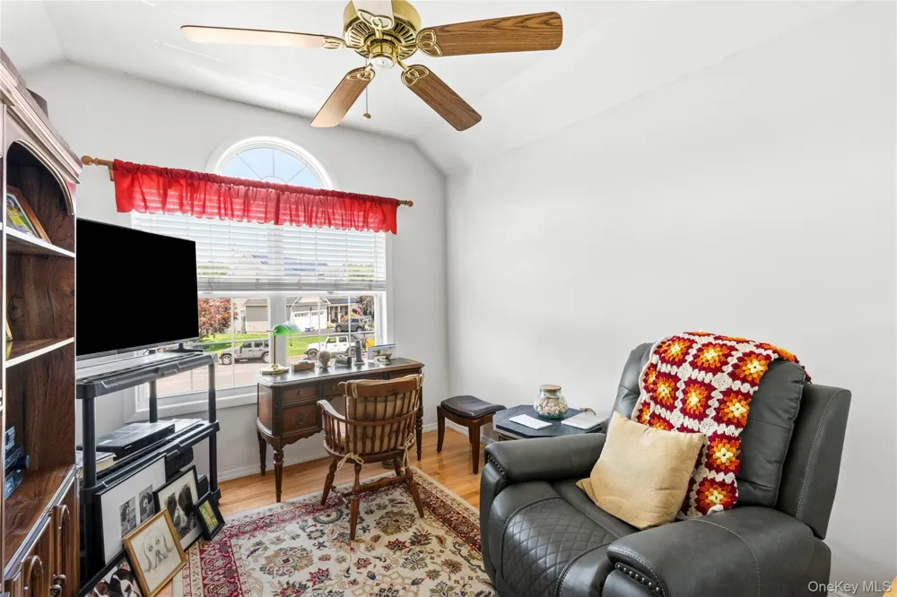 15 Scenicview Crescent Manorville, NY 11949