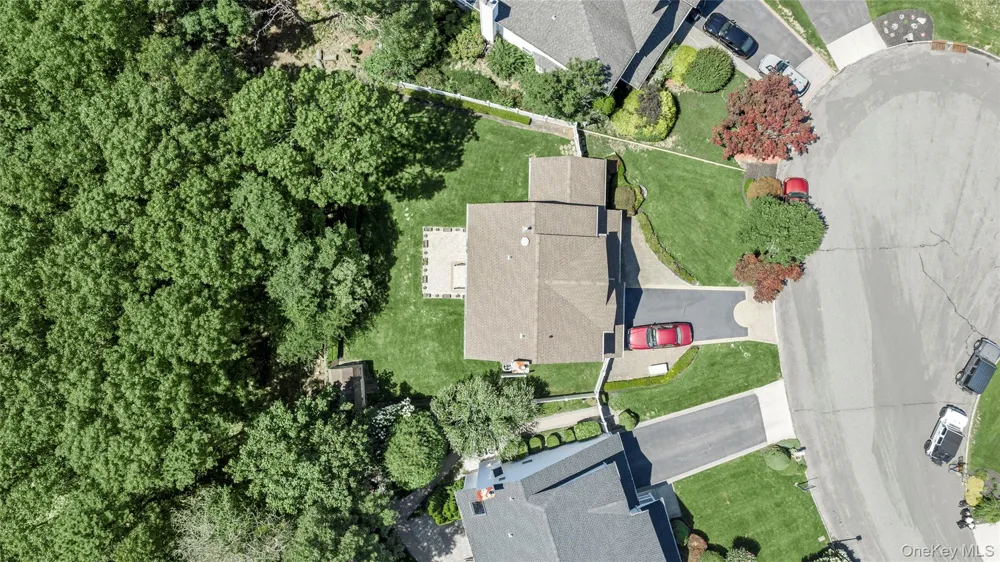 15 Scenicview Crescent Manorville, NY 11949