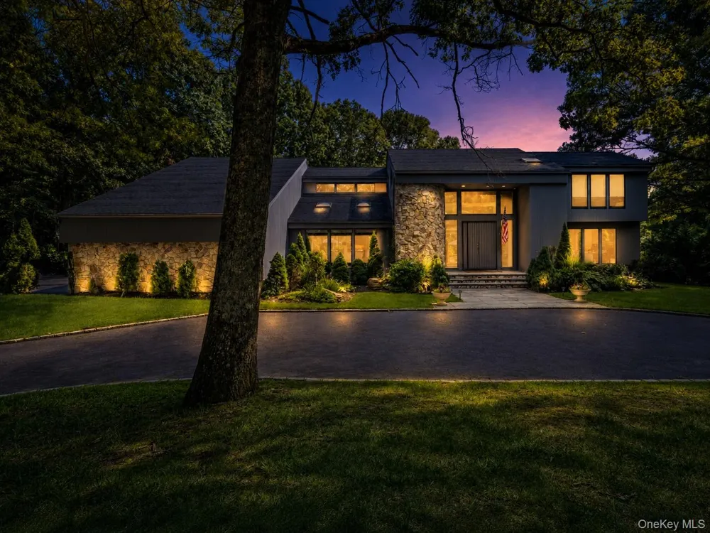 6 Fox Hunt Court Huntington, NY 11743