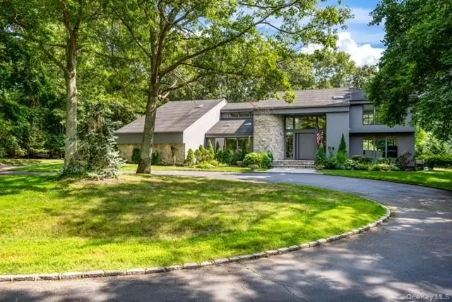 6 Fox Hunt Court Huntington, NY 11743
