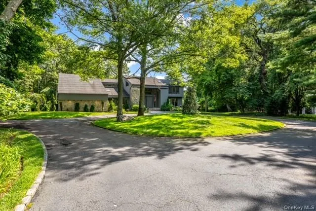 6 Fox Hunt Court Huntington, NY 11743