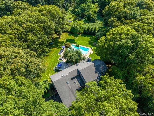 6 Fox Hunt Court Huntington, NY 11743