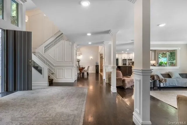 6 Fox Hunt Court Huntington, NY 11743