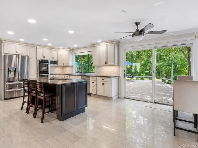 6 Fox Hunt Court Huntington, NY 11743