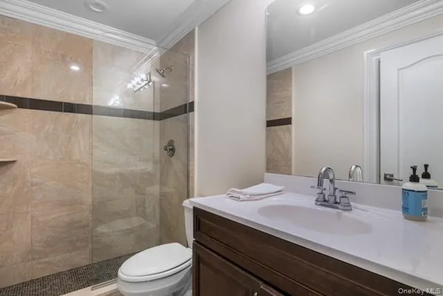 6 Fox Hunt Court Huntington, NY 11743