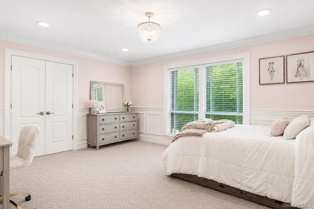 6 Fox Hunt Court Huntington, NY 11743