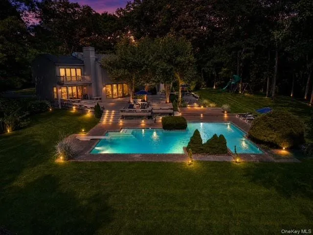 6 Fox Hunt Court Huntington, NY 11743