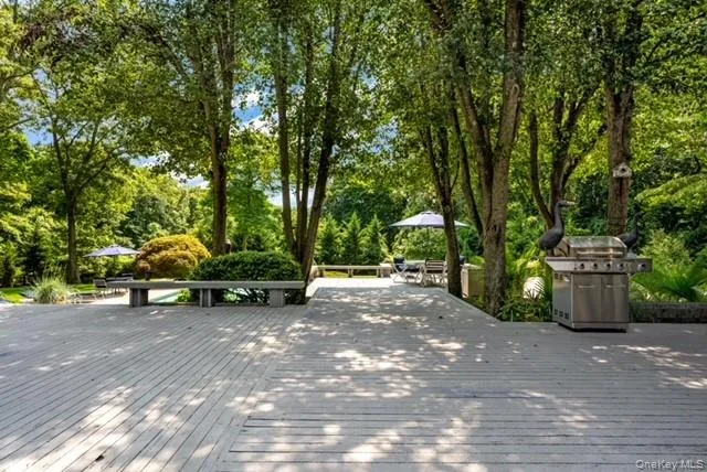 6 Fox Hunt Court Huntington, NY 11743