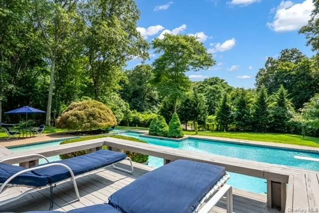 6 Fox Hunt Court Huntington, NY 11743
