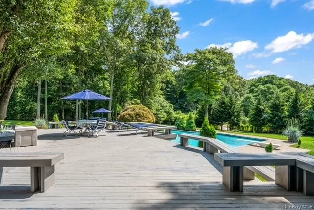 6 Fox Hunt Court Huntington, NY 11743