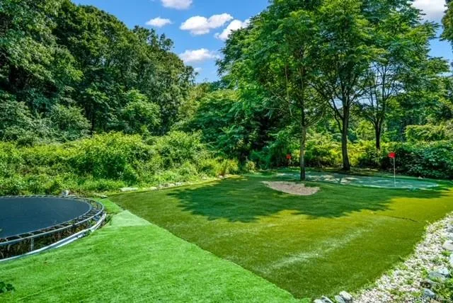 6 Fox Hunt Court Huntington, NY 11743