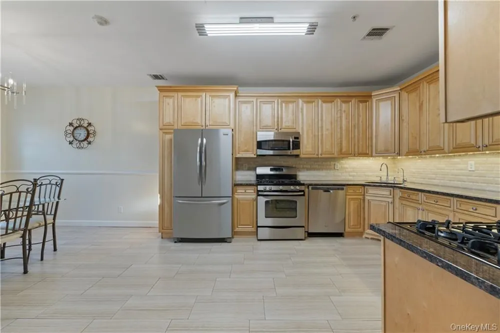 3307 Parkview Drive Spring Valley, NY 10977