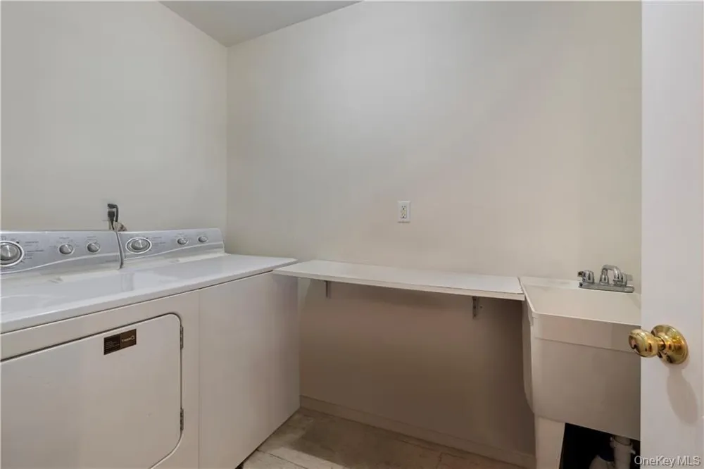3307 Parkview Drive Spring Valley, NY 10977