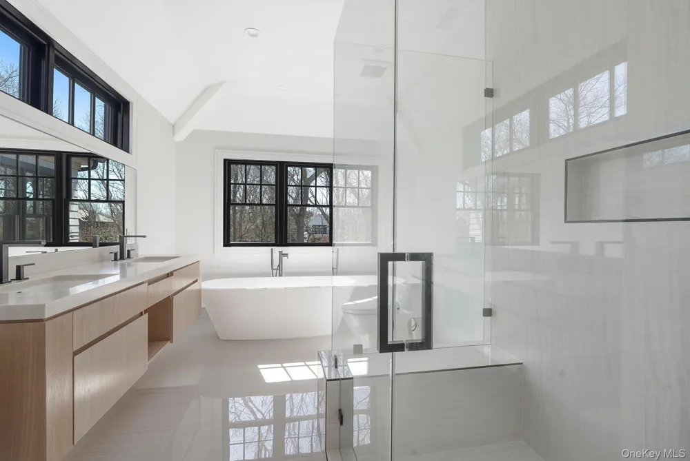 46 Towhee Trail East Hampton, NY 11937