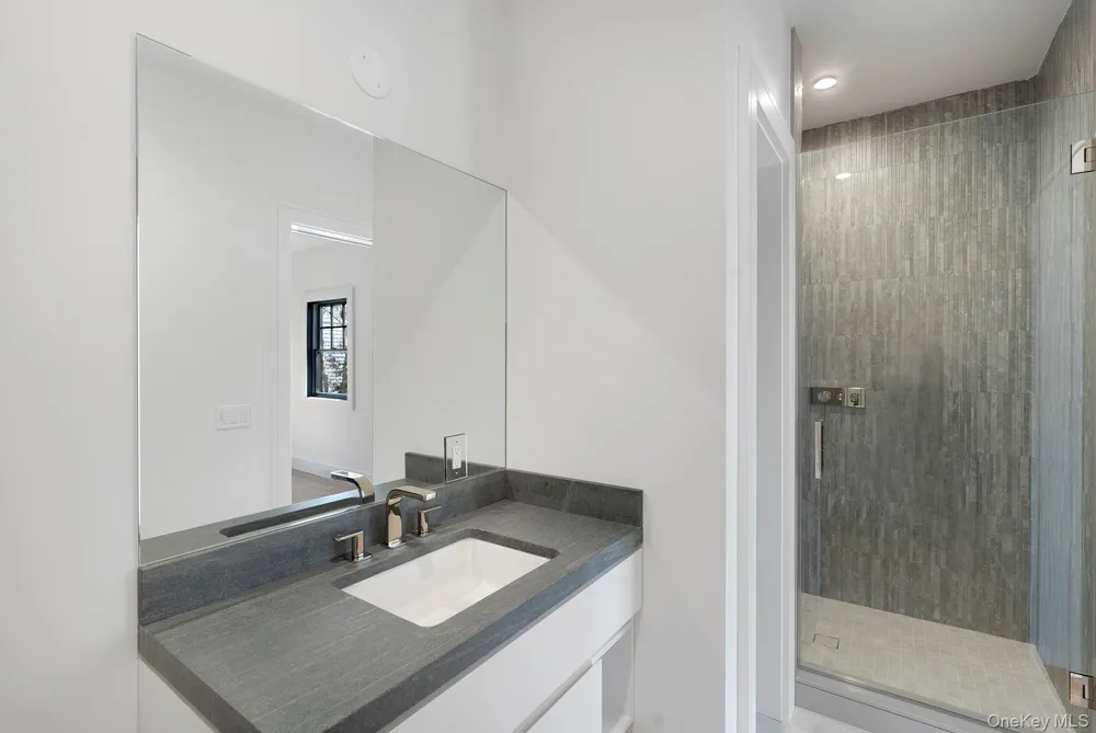 46 Towhee Trail East Hampton, NY 11937