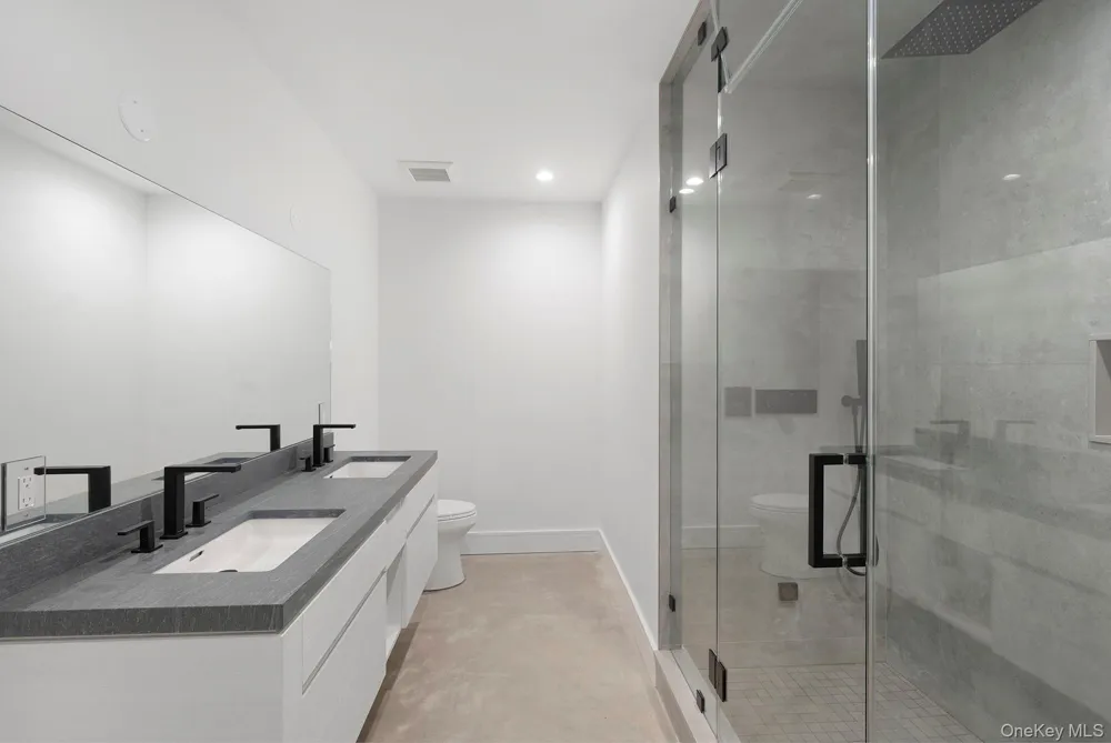 46 Towhee Trail East Hampton, NY 11937