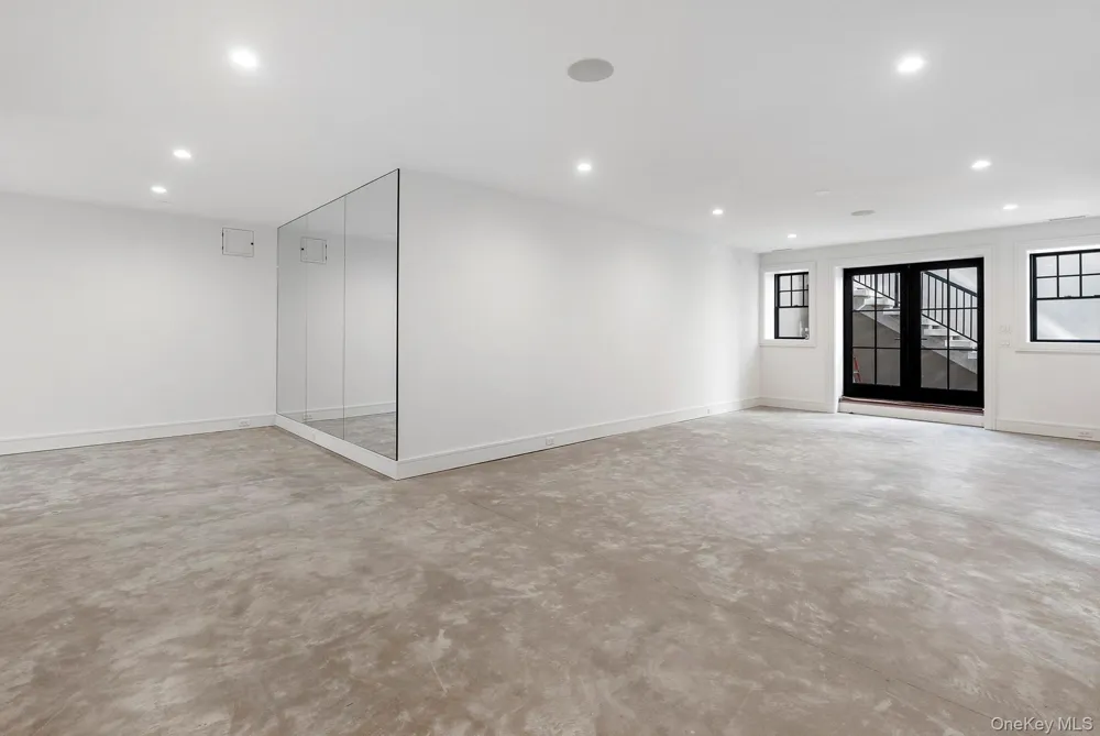 46 Towhee Trail East Hampton, NY 11937