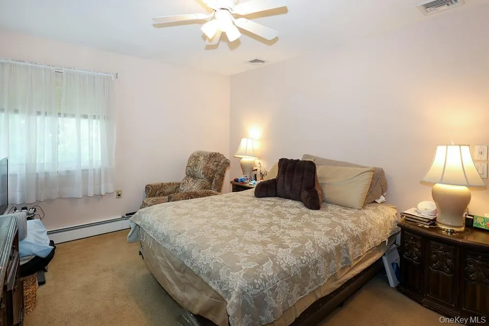 555 Windsor Avenue Brightwaters, NY 11718
