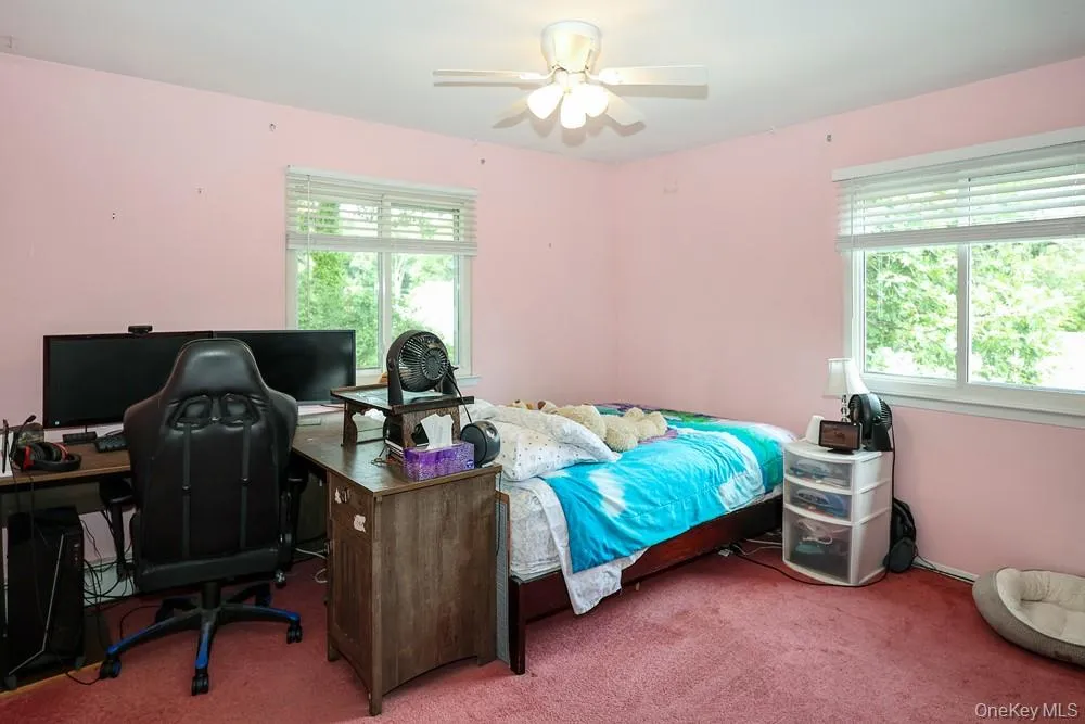 555 Windsor Avenue Brightwaters, NY 11718