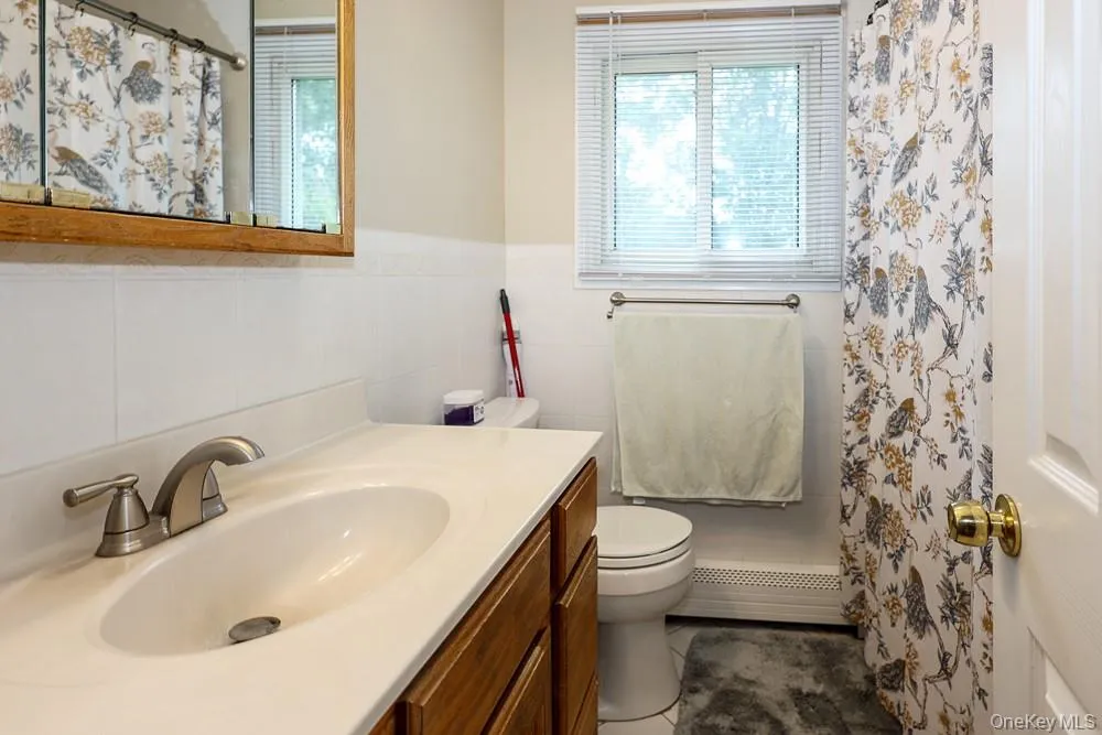 555 Windsor Avenue Brightwaters, NY 11718