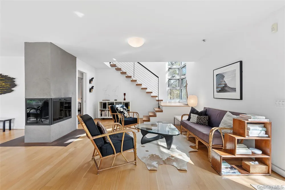 54 Gardiner Drive Amagansett, NY 11930