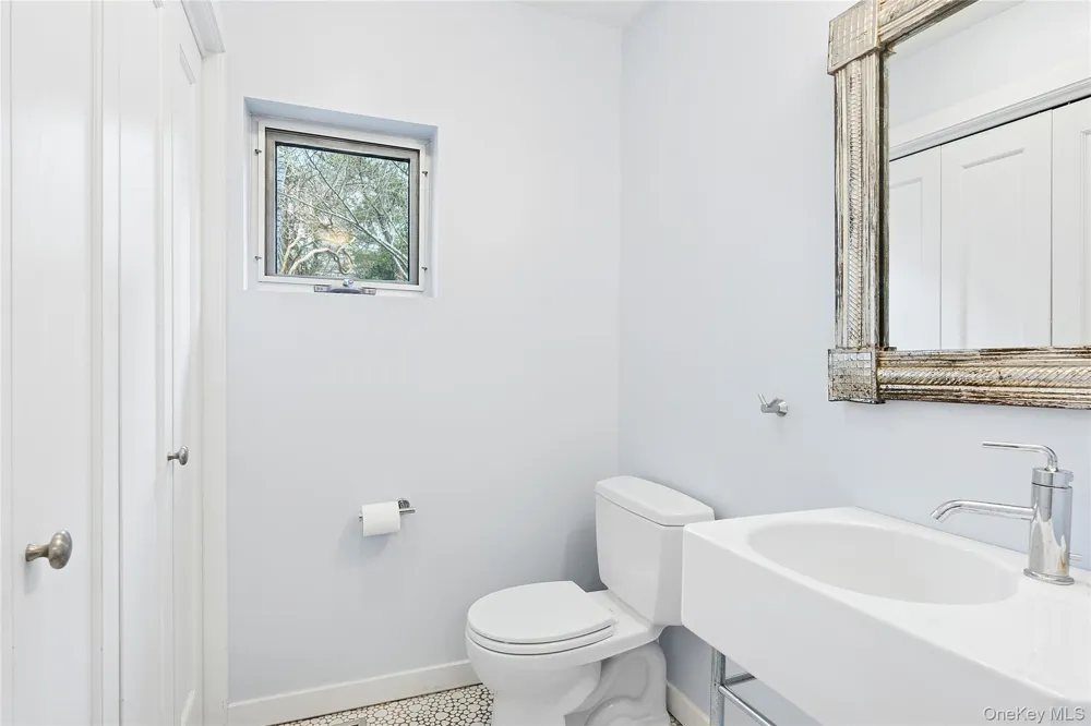 54 Gardiner Drive Amagansett, NY 11930
