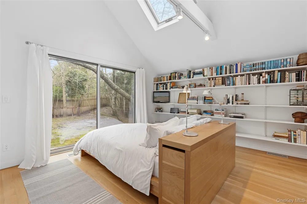 54 Gardiner Drive Amagansett, NY 11930
