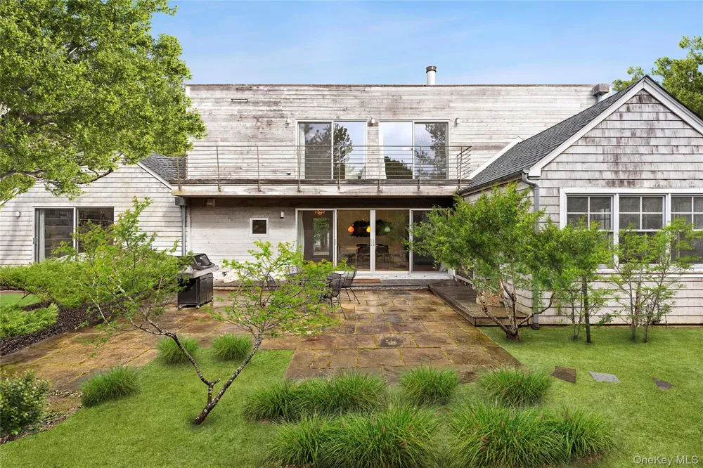 54 Gardiner Drive Amagansett, NY 11930