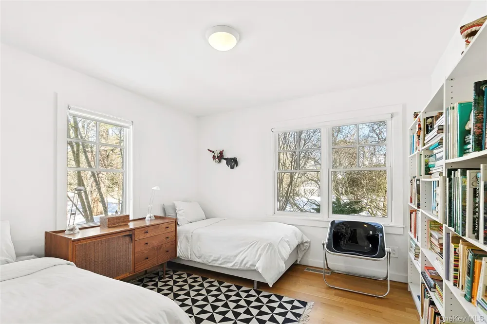 54 Gardiner Drive Amagansett, NY 11930