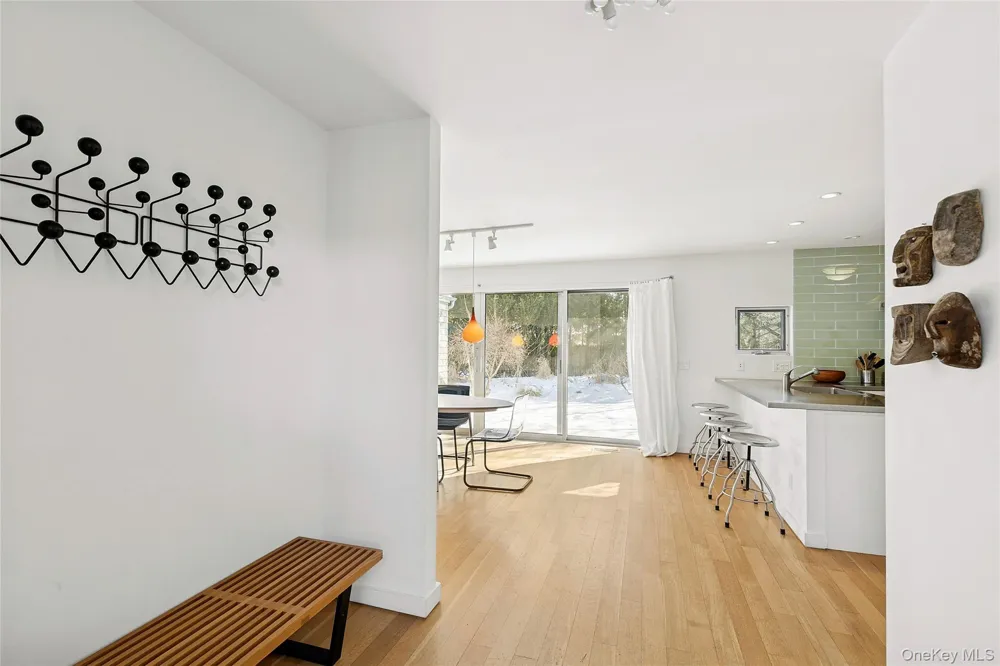 54 Gardiner Drive Amagansett, NY 11930