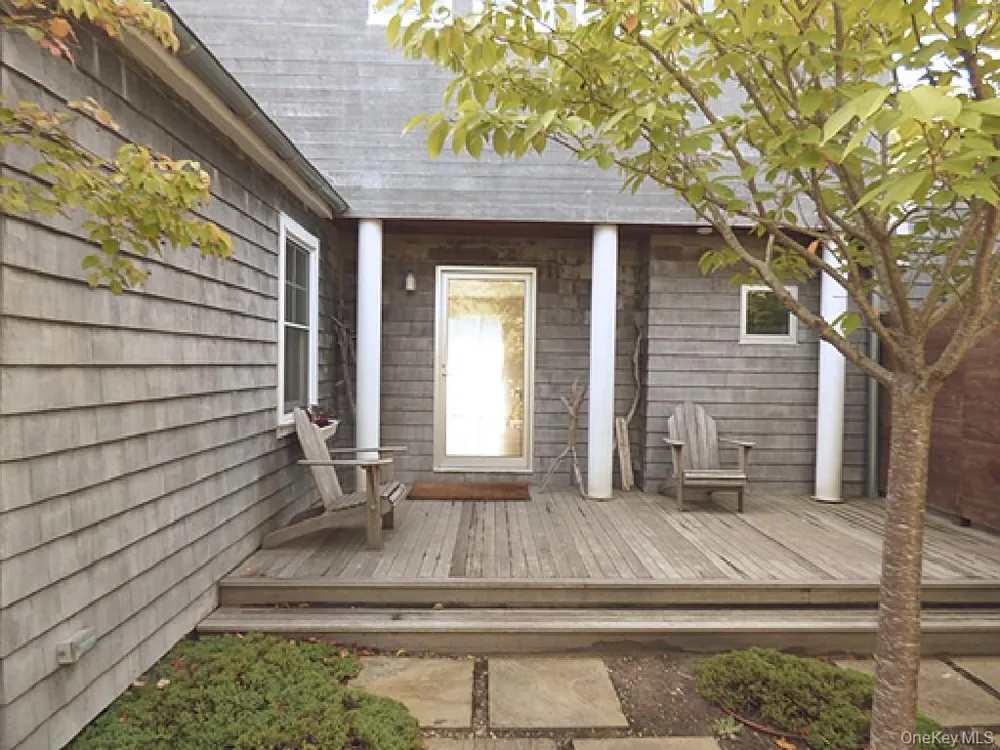 54 Gardiner Drive Amagansett, NY 11930