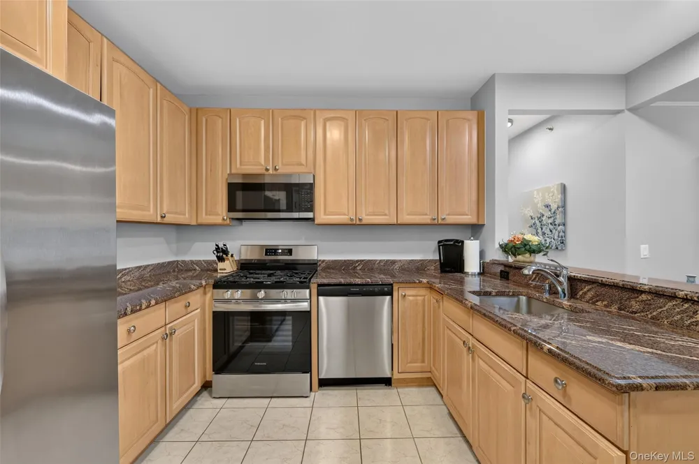 24 De Baun Avenue #305 Suffern, NY 10901