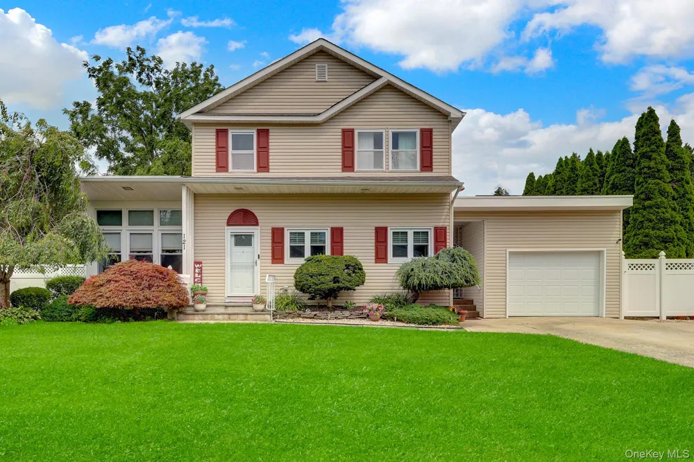 121 Wright Avenue Deer Park, NY 11729
