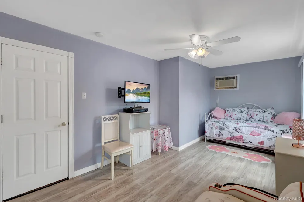 121 Wright Avenue Deer Park, NY 11729