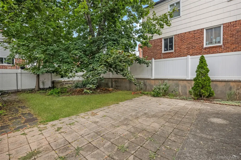 24829 Cambria Avenue Little Neck, NY 11362