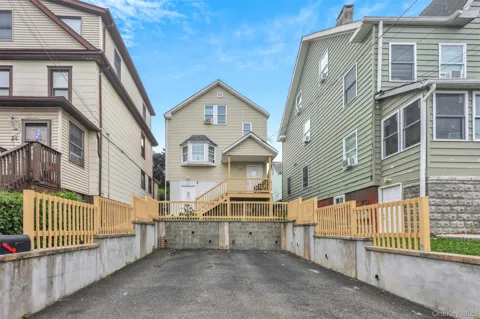 22 Conklin Avenue