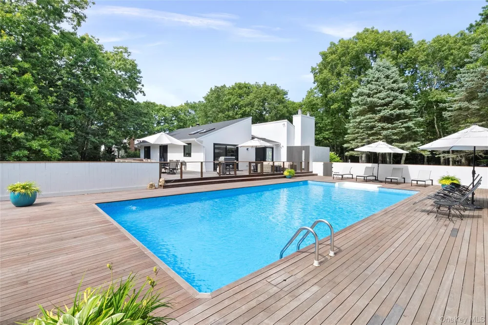 98 Old Farm Road Sagaponack, NY 11962