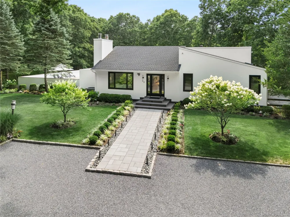 98 Old Farm Road Sagaponack, NY 11962