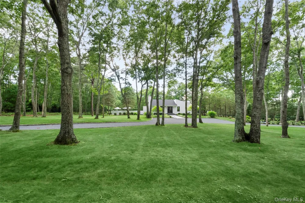 98 Old Farm Road Sagaponack, NY 11962