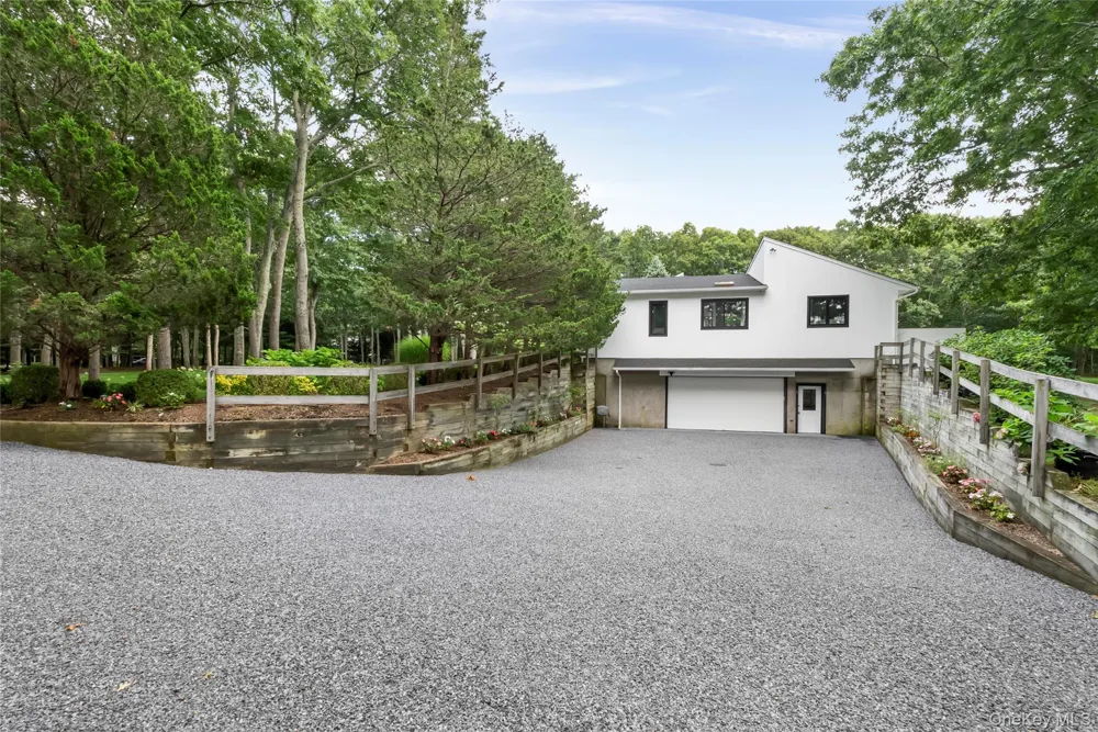 98 Old Farm Road Sagaponack, NY 11962